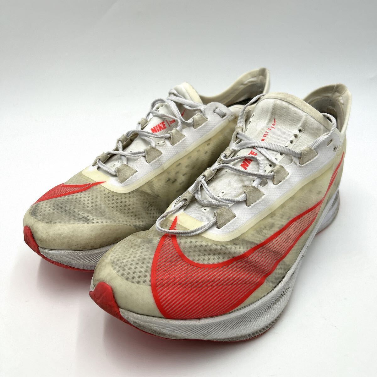 G ■ 19年製 '人気モデル' NIKE ナイキ ZOOM FLY 3 ズームフライ 厚底 LOW CUT ランニングシューズ 26.5cm メンズ 靴 シューズ AT8240-101_画像1