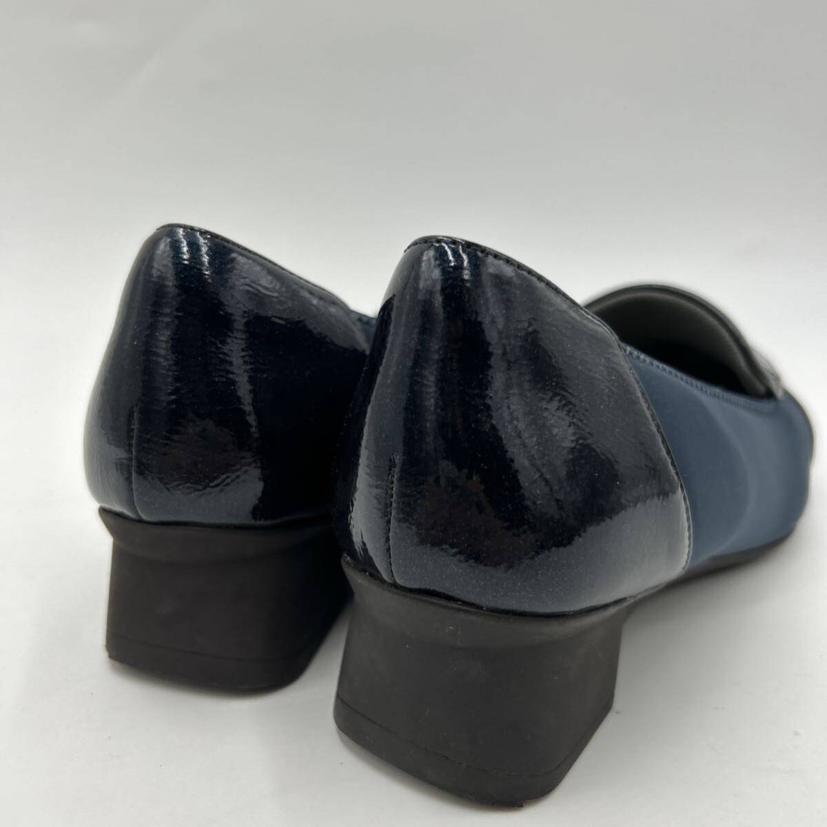 G ■ 洗礼されたデザイン '履き心地抜群' Fitfit フィットフィット 切り替え バイカラー パンプス シューズ 23cm レディース 婦人靴 _画像5
