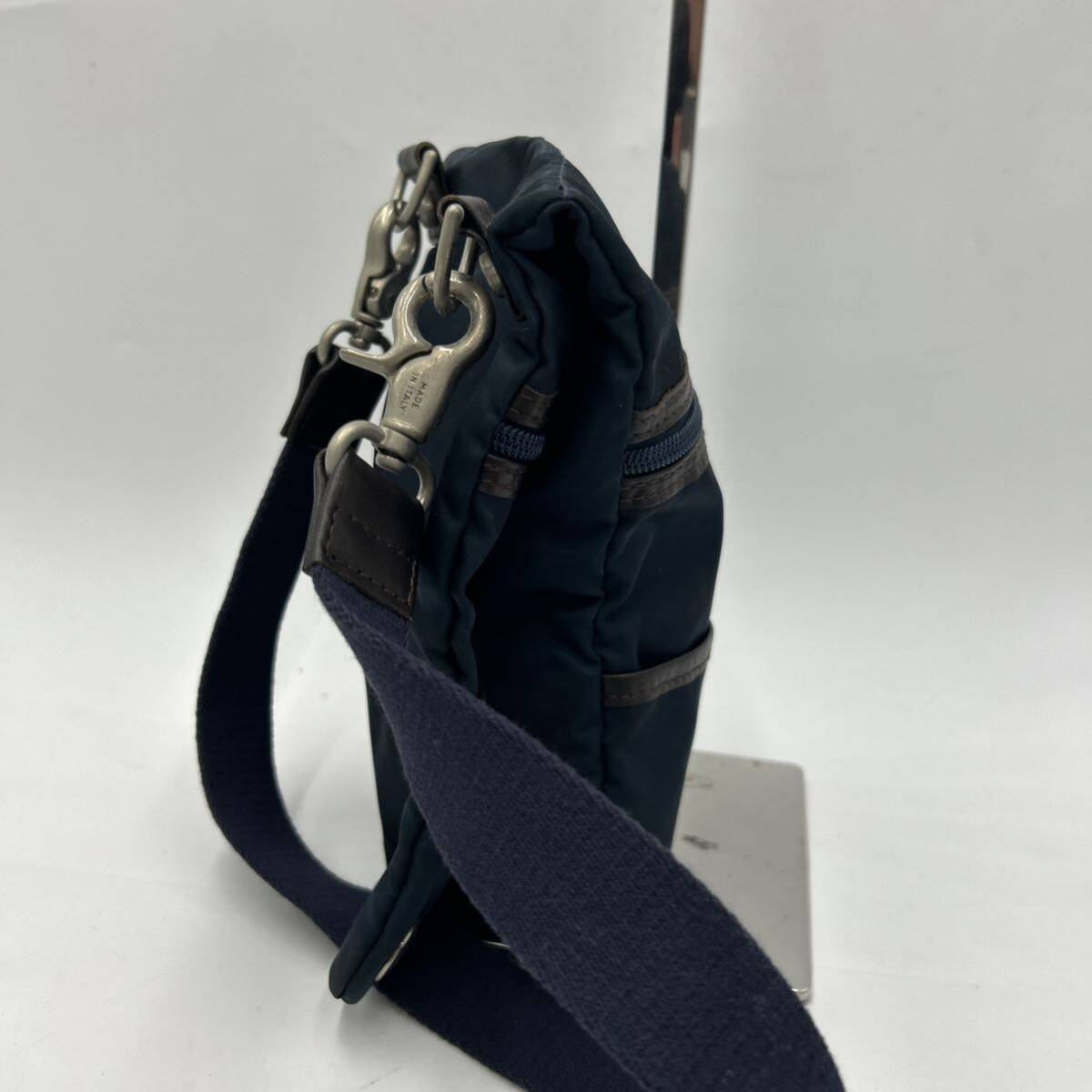 ■ イタリア製 '高級感溢れる' Orobianco オロビアンコ 高品質 折りたたみ式 ショルダーバッグ 斜め掛け鞄 ボディバッグ 婦人鞄 レディース_画像5