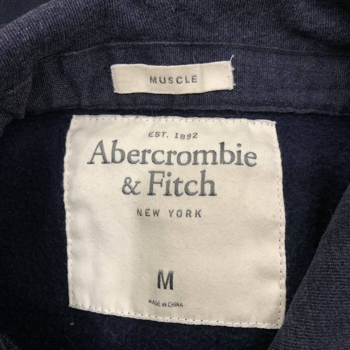 EE ▼ 着心地抜群!! Abercrombie＆Fitch アバクロンビーアンドフィッチ 裏起毛 スウェット パーカ / フーディ size:M プルオーバー NAVY_画像7