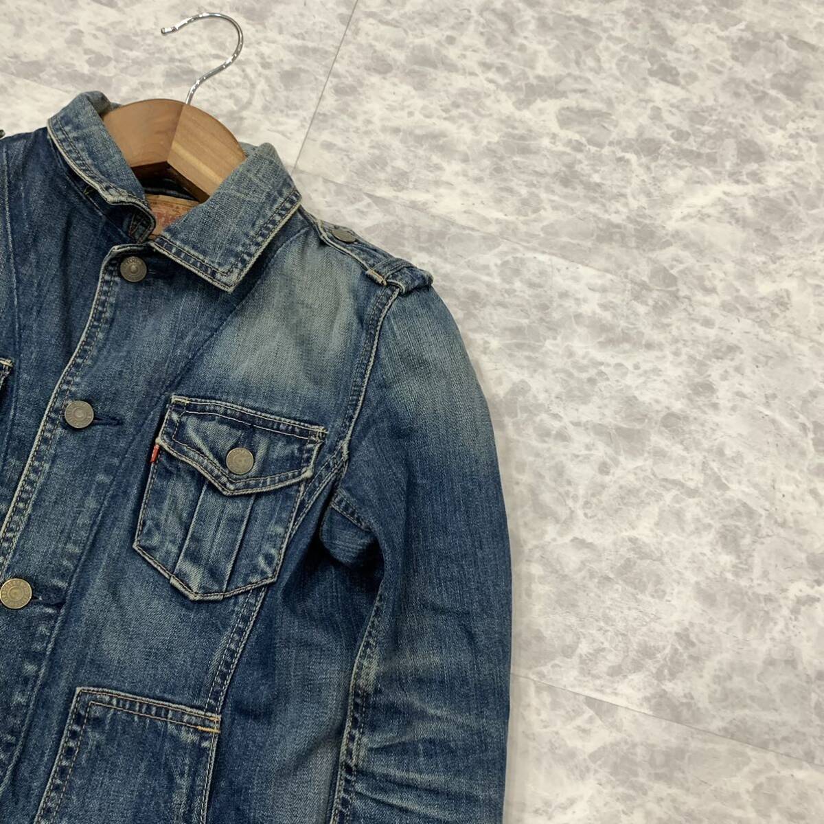 D ▼ 都会のカジュアルウェア '着心地抜群' Levi's リーバイス ボタン デニムジャケット / ジージャン size:M レディース _画像3