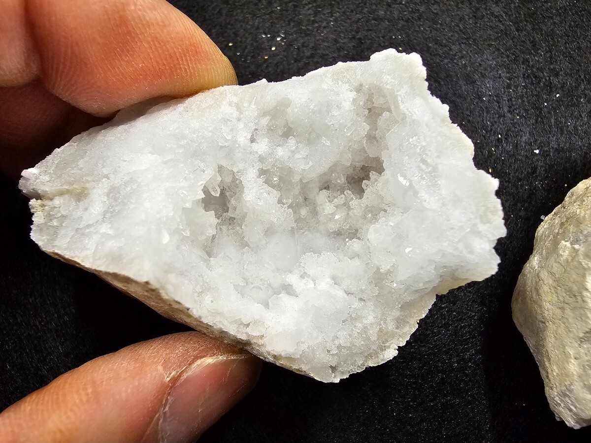 S-125 天然石 原石 モロッコ産 割れているジオード 水晶ジオードの画像8
