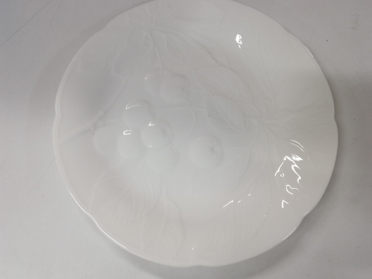 g_t X353 ☆NARUMI ナルミボーンチャイナ フルーツレリーフ プレート5枚 直径19.5cm/高さ2cm ホワイト 洋食器 陶器☆_画像2