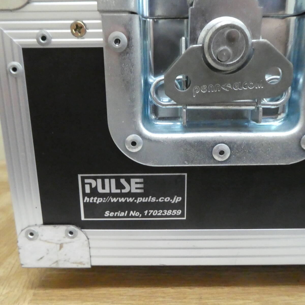 Q091【定価7万位】PULSE 24インチモニター取り付け可能　ハードケース ブラック　プロ用　業務用　中古　/15_画像7