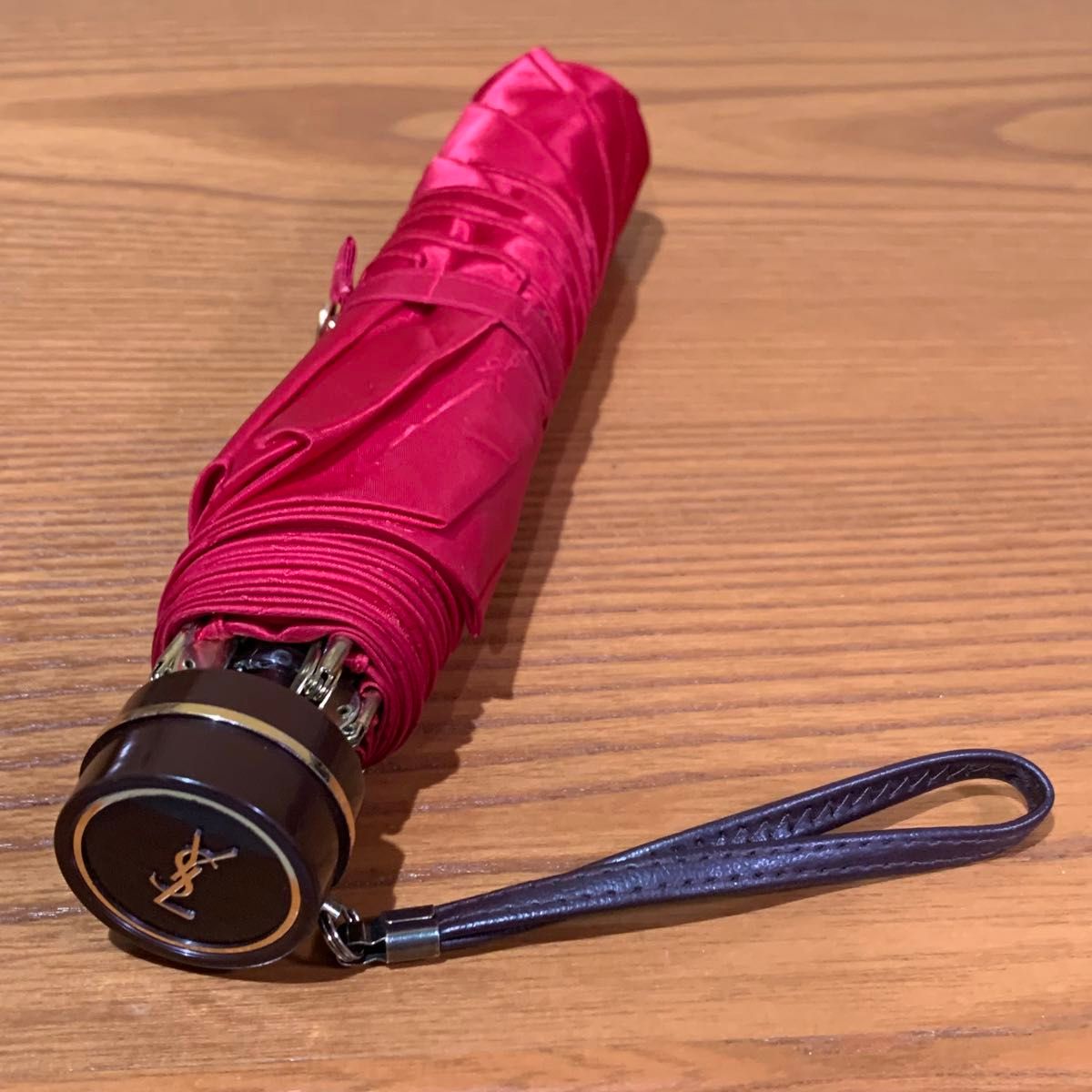 イヴ・サン ローラン 折り畳み傘 YSL柄 レッド|Yahoo!フリマ イヴ・サン ローラン 折り畳み傘 YSL柄 レッド|Yahoo!フリマ