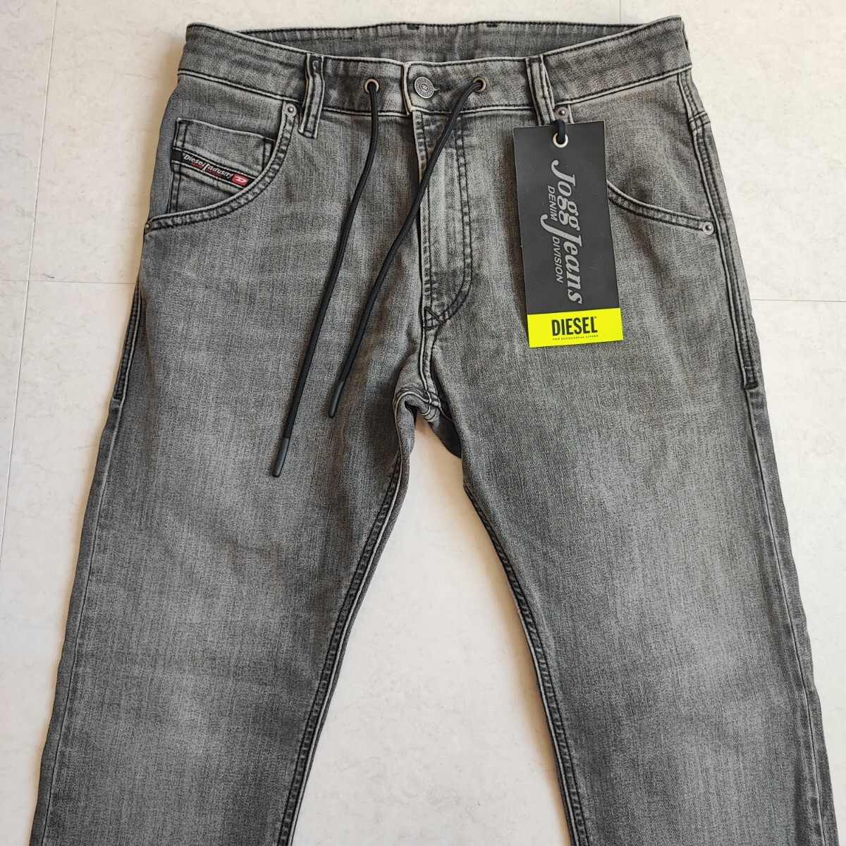 極美品 DIESEL Ｗ２８ ディーゼル ジョグ ジーンズ KROOLEY-Y-T JOGG JEANS 09D06 送料込み