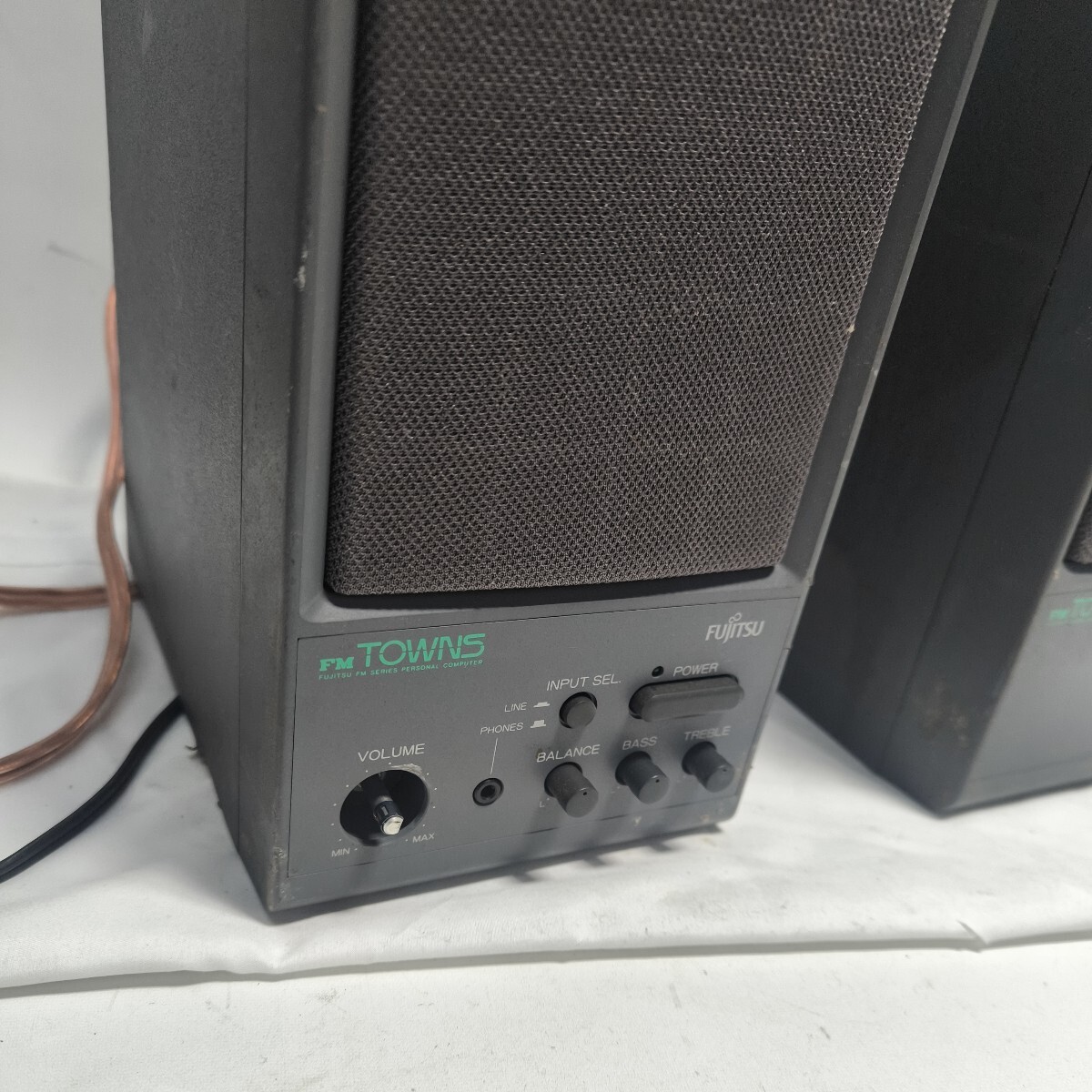 [2FJ33] рабочее состояние подтверждено Fujitsu FM TOWNS усилитель аудиосистема FMT-SP101 FUJITSU динамик внешний царапина много текущее состояние корпус лот (240501)