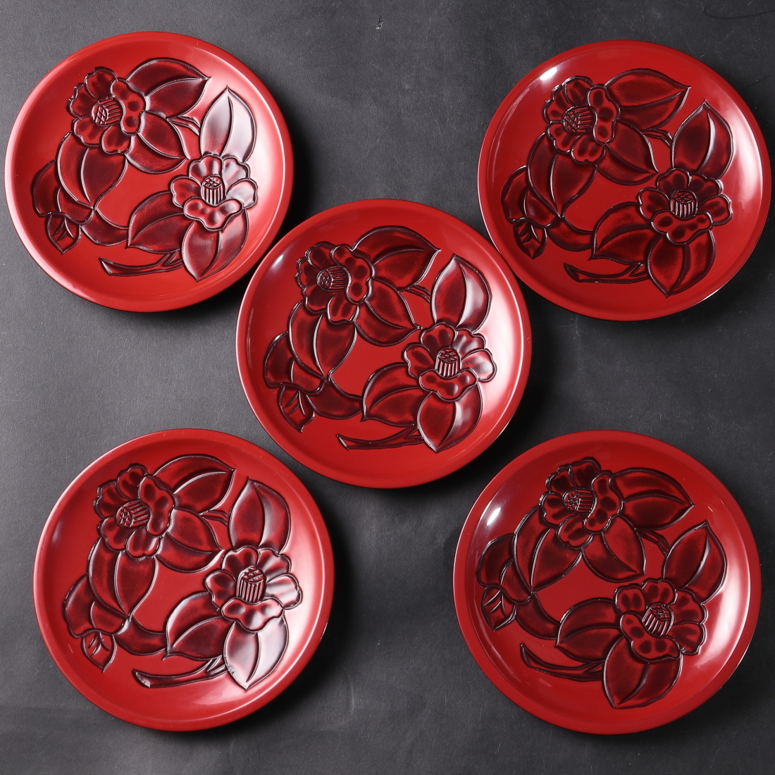 ◇◇堆朱 日光彫 三島屋 椿文銘々皿 5客 菓子皿 小皿 漆器 天然 ◇◇堆朱 日光彫 三島屋 椿文銘々皿 5客 菓子皿 小皿 漆器 天然