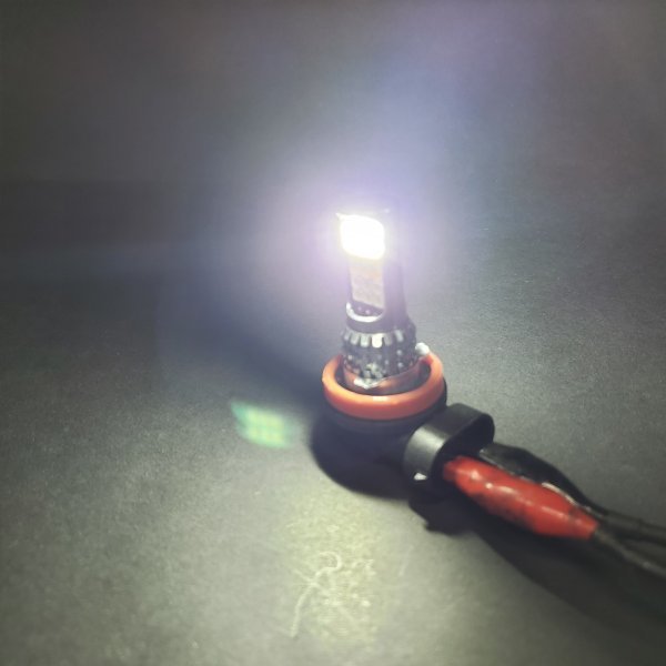 3色切り替え LED バルブ H8 H11 H16 フォグランプ ホワイト ライトブルー イエロー 爆光 計5000LM 12V-24V 6063アルミ 高耐久 耐熱 放熱性_画像2