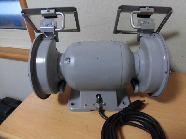 中古再生!!!日立卓上グラインダEBK2型 整備/塗装済み!!(現行 中古再生!!!日立卓上グラインダEBK2型 整備/塗装済み!!(現行