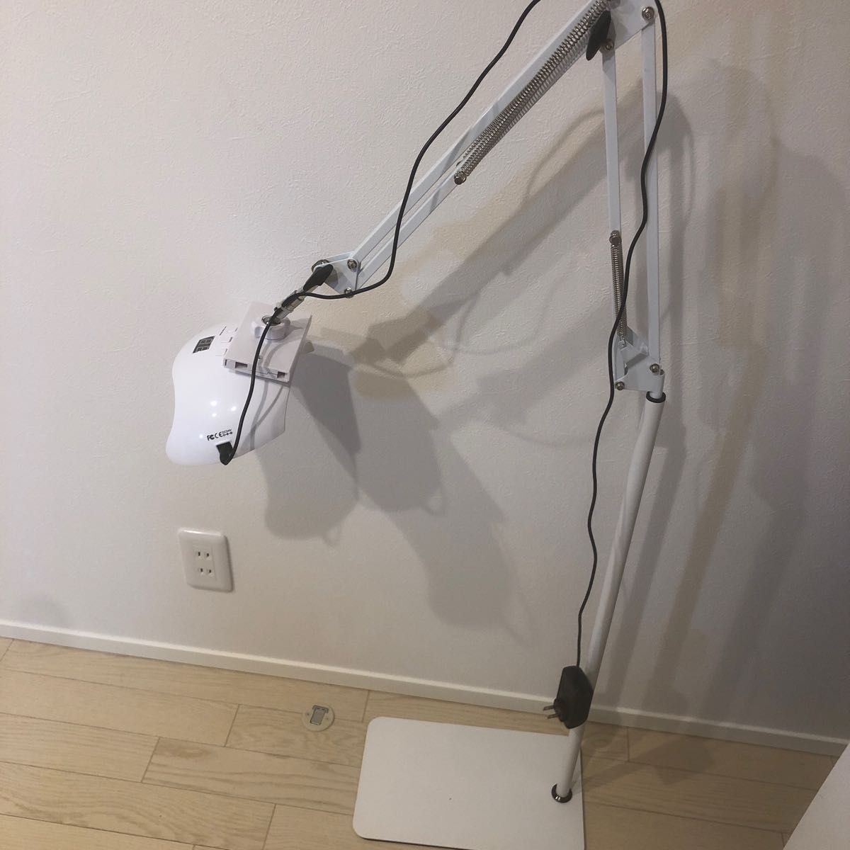 うのにもお得な DIY 自作フットネイル用ライトスタンド｜Yahoo!フリマ（旧PayPay ネイルパーツ