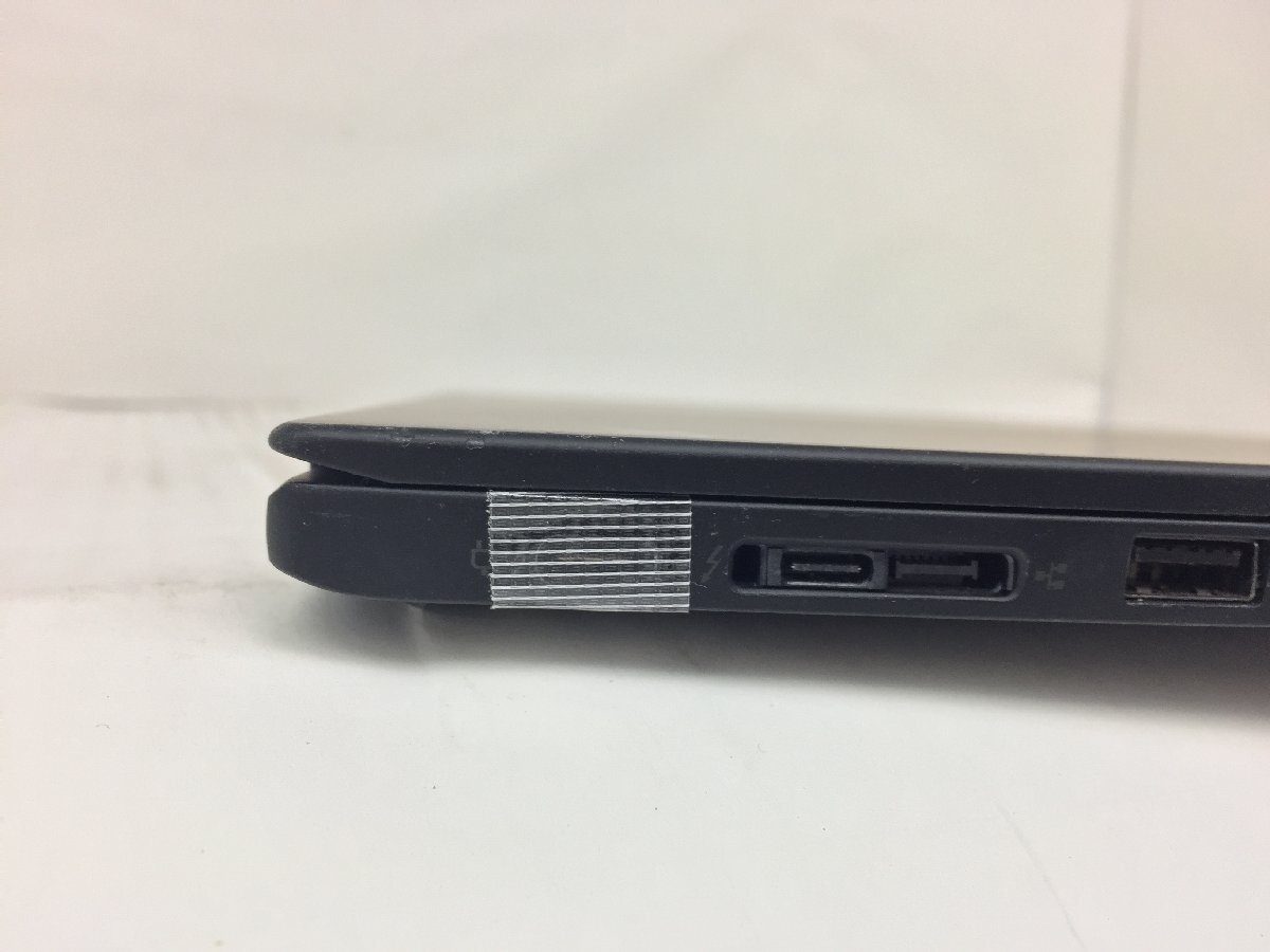 ジャンク/ LENOVO 20KGS0B300 ThinkPad X1 Carbon 6th Intel Core i5-8250U メモリ8.19GB SSD128.03GB 【G22818】_左側面の左USB-C破損のためテープ固定