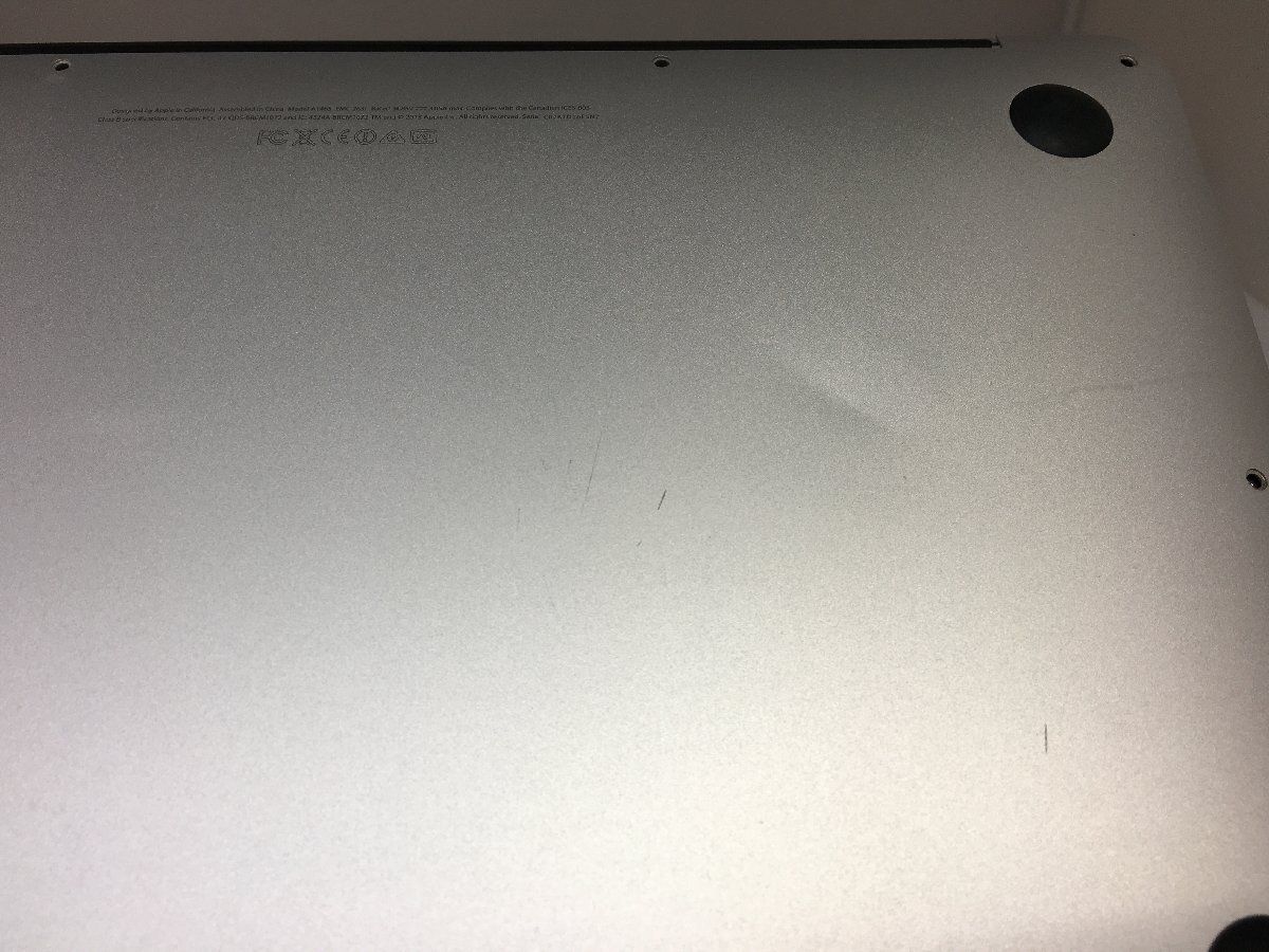 △1円スタート/Apple MacBook Air 11-inch Mid 2013 A1465 EMC2631/Core i5 1.3GHz/4GB/11.6インチ/AC欠品_底面に浅い凹み、キズがあります