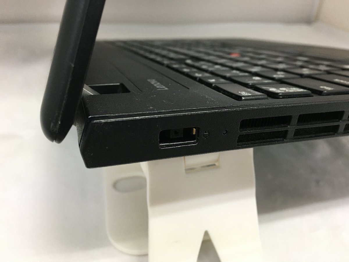 ジャンク/ LENOVO 20H6A0C8JP ThinkPad E570 Intel Core i5-7200U メモリ4.1GB ストレージ無し 【G23607】_ヒンジ周辺の外装が未固定の為、浮きます