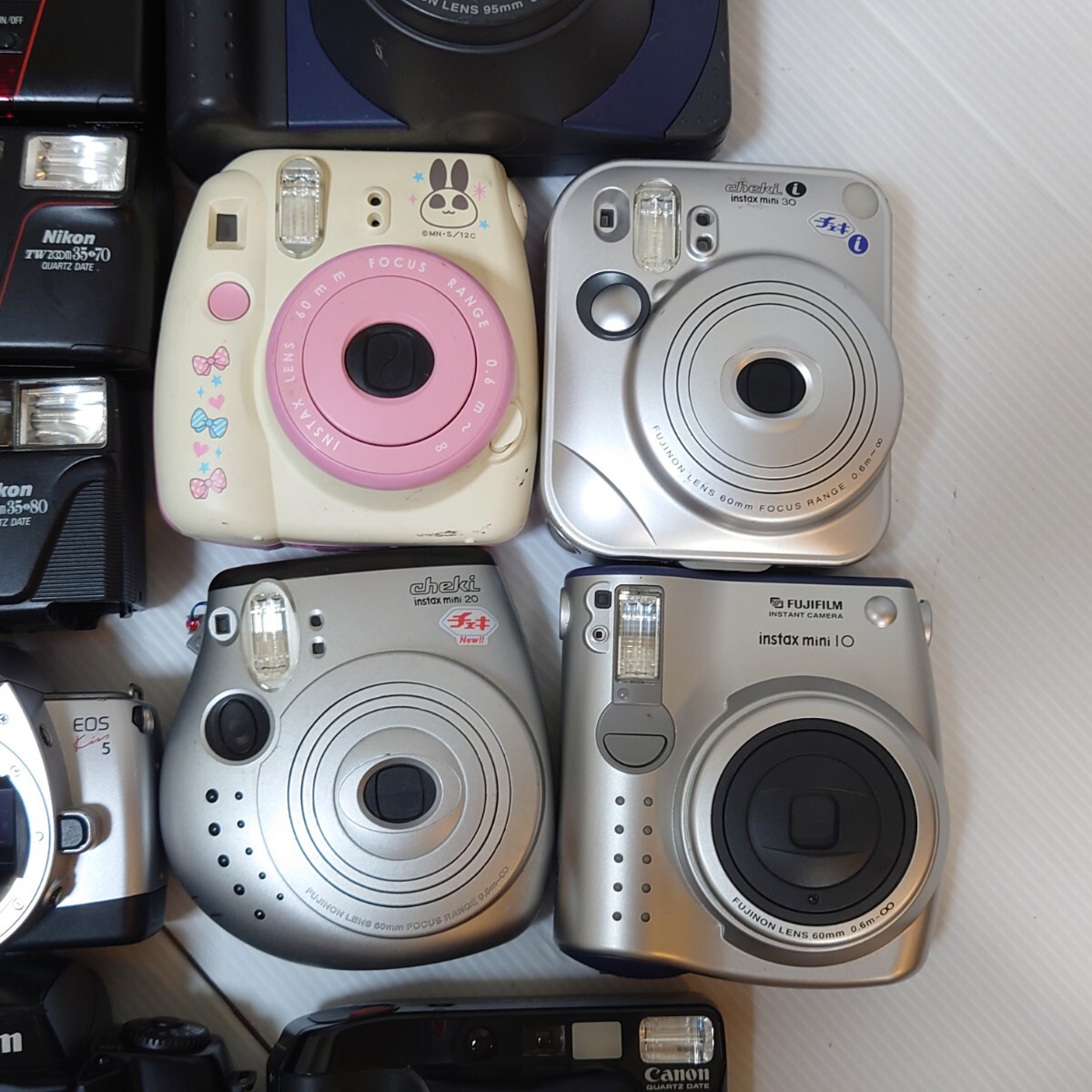 T1）１円〜　ジャンクカメラまとめ売り　大量セット　光学　フィルム コンパクトカメラ Canon　KYOCERA Nikon MINOLTA FUJIFILM　SAMURAI_画像3