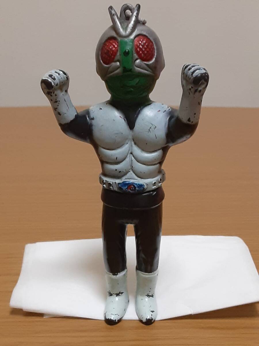 70年代旧バンダイ製！仮面ライダー★ミニペンダントソフビ約115㍉初代1号当時物！並品の画像1