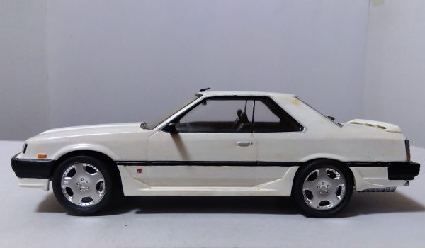 ★日産スカイライン　2000　RSターボ　　　　1/24プラモデル完成品　メーカー不明★_画像2