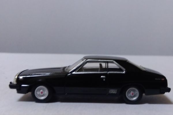 ★日産スカイライン　2000ターボGT-ES（ブラック）　　　1/64コナミ★_画像2