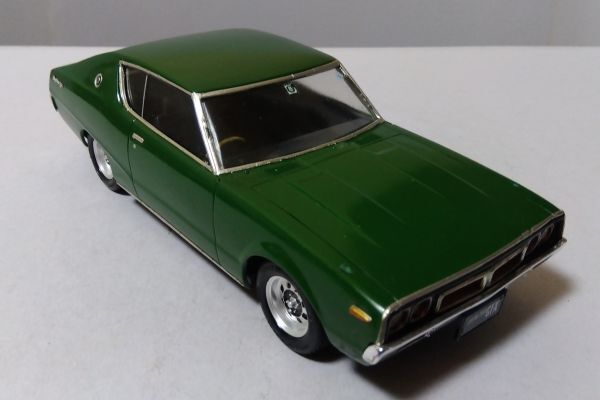 * Nissan Skyline 2000GT-X Ken&Mary ( зеленый ) 1/24 пластиковая модель конечный продукт производитель неизвестен *