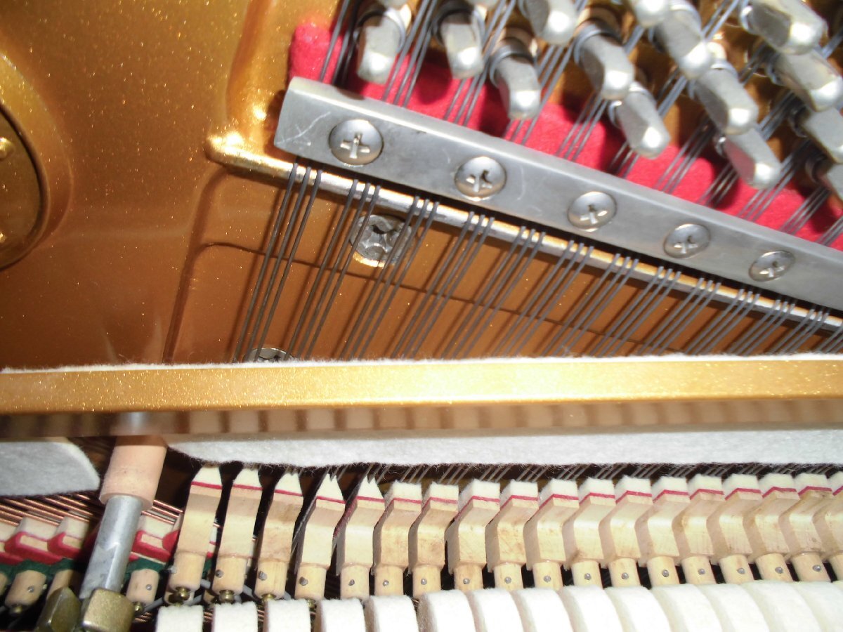  piano popular mahogany color tone. is good degree. is good size, cheap offer! fare free * conditions equipped 