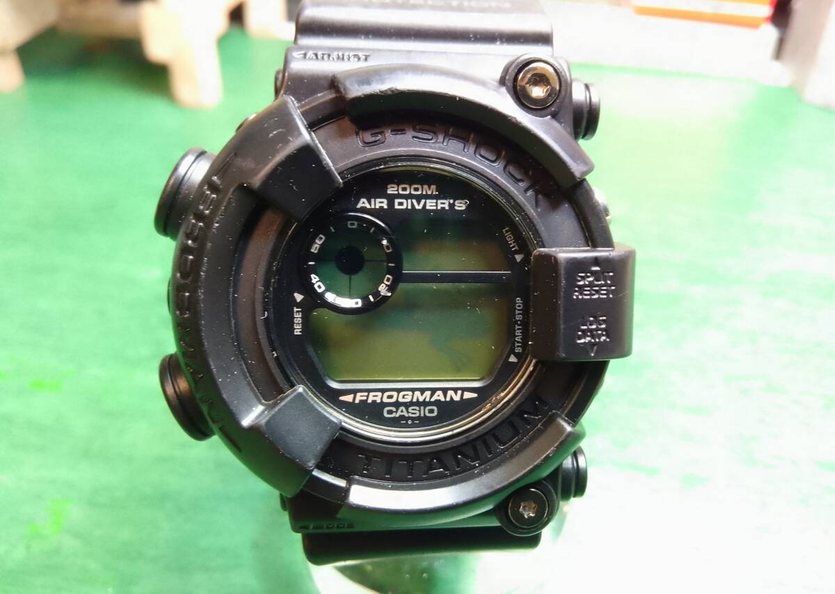 G-SHOCK M.I.B FROGMAN DW-8200MB-1V ジャンク_小傷等の使用感あります