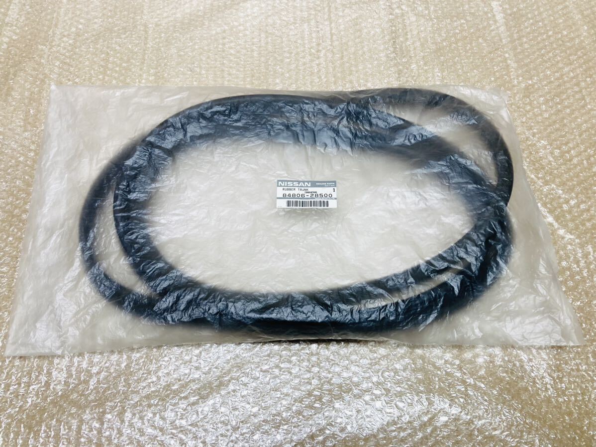 希少 製廃 未使用 日産純正品 ハコスカ GT-R トランク ウェザー 希少 製廃 未使用 日産純正品 ハコスカ GT-R トランク ウェザー