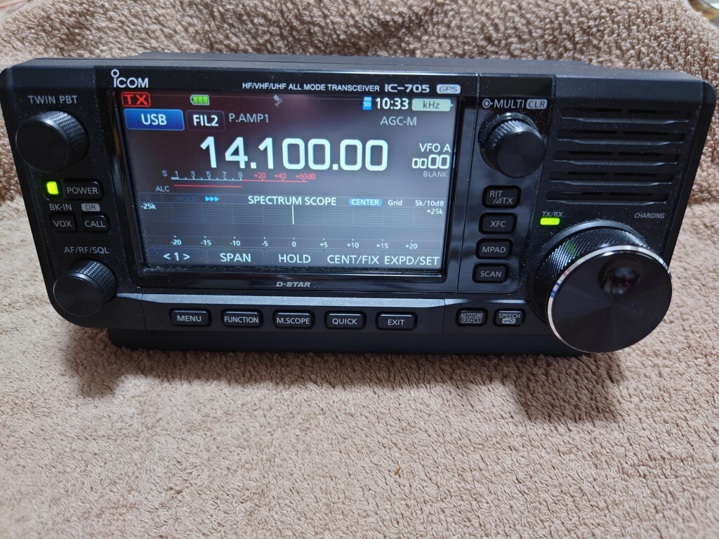 IC-705 デスクトップスタンド付き　HF~430MHzオールバンド D-STAR　アイコム ICOM_画像1