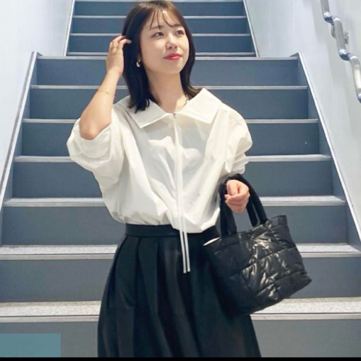 ルーニィ lounie 朝比奈彩さんコラボ「スタンドカラーブラウス ルーニィ lounie 朝比奈彩さんコラボ「スタンドカラーブラウス