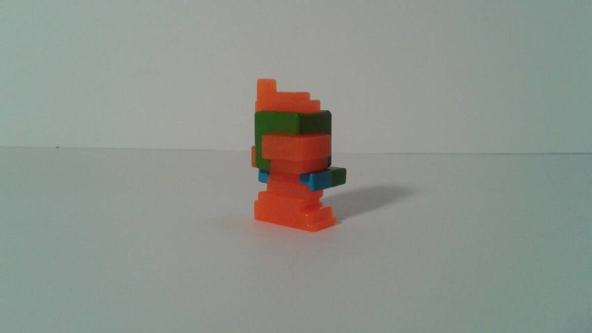 Minecraft Mini-figure Zombie in Flames - Used w/o Original Box 海外 即決_Minecraft Mini-fig 3