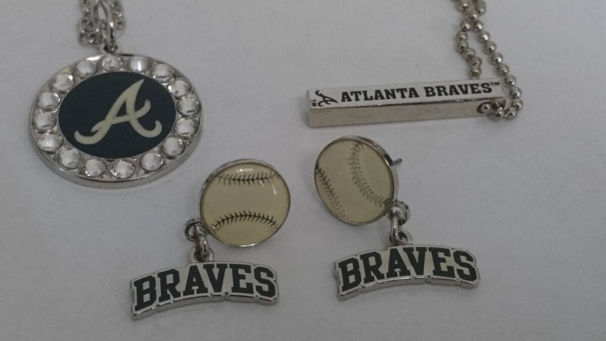 ATLANTA BRAVES MLB EARRINGS & CHARM NECKLACE AND BAR NECKLACE "BRAND NEW" 海外 即決_ATLANTA BRAVES MLB 3