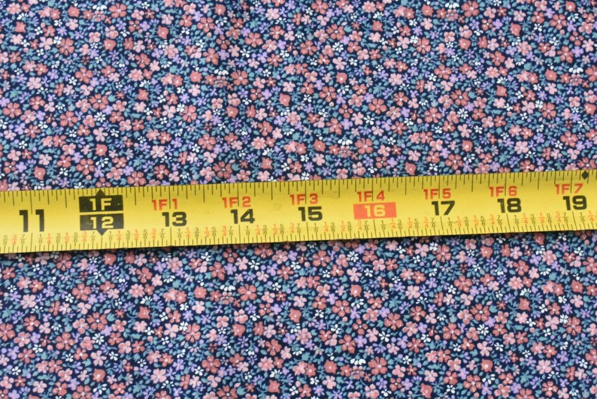 By 1/2 Yd, Vintage, Pink Calico on Navy Quilt Cotton, Peter Pan, V40 海外 即決_By 1/2 Yd, Vintage 2