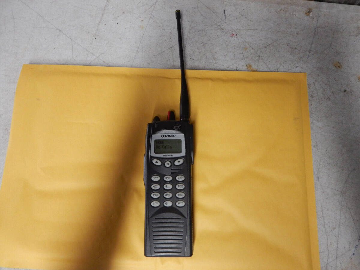 Harris MA-COM P7200 700 800 MHz Radio MAPT-T7HSA Full Keypad + Battery Antennas 海外 即決_Harris MA-COM P720 2