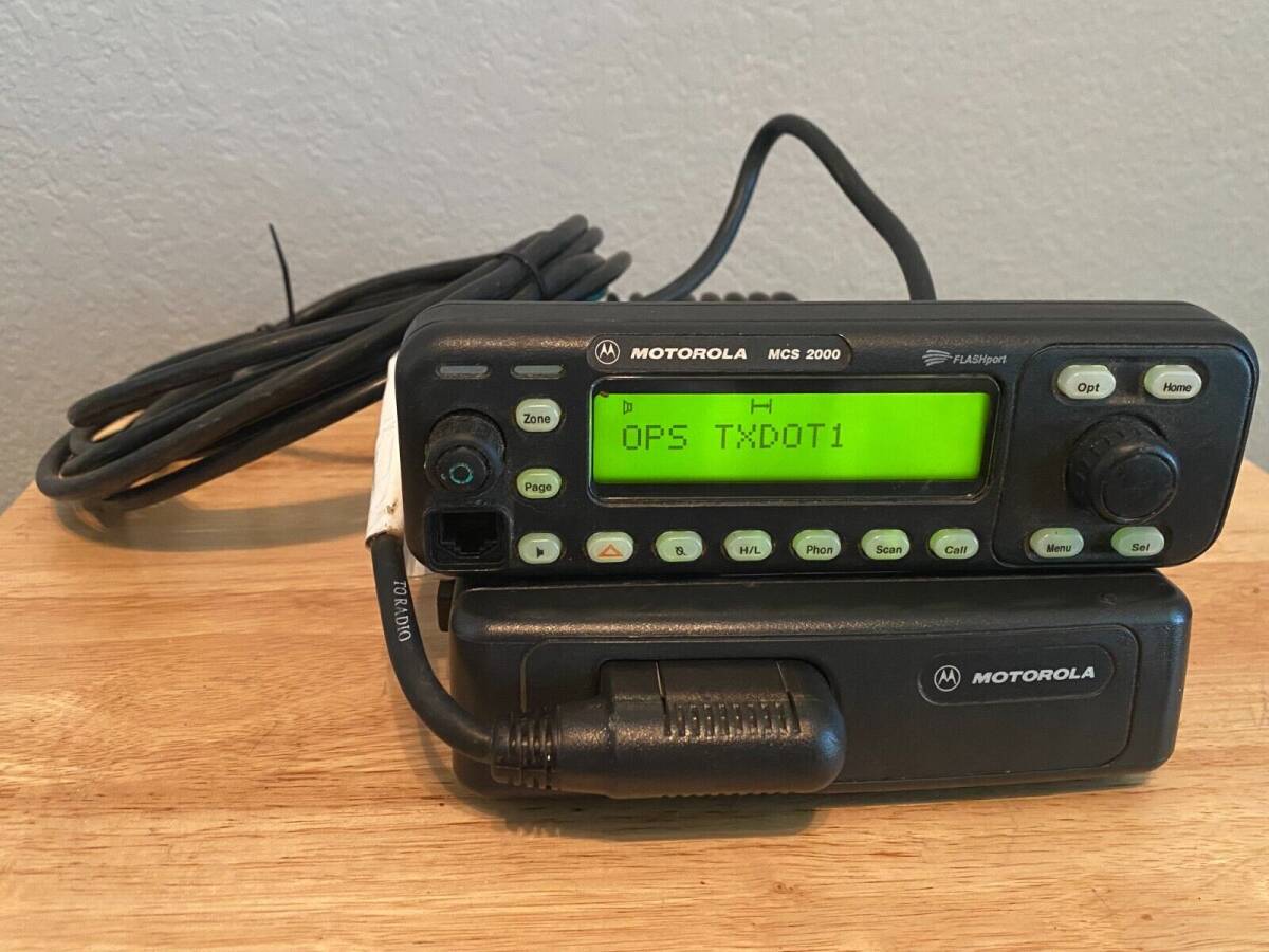 Motorola MCS2000 M01KLM9PW6AN Radio Remote Head & Cable VHF 146-174 Mhz 110Watt 海外 即決_Motorola MCS2000 M 1