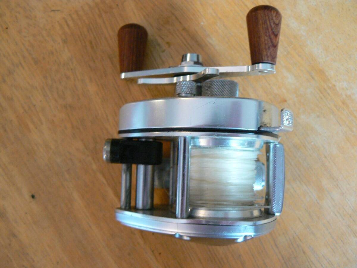 Vintage Shimano Bantam 100 Bait Casting Fishing Reel (RH) Made for Professionals 海外 即決_Vintage Shimano Ba 5