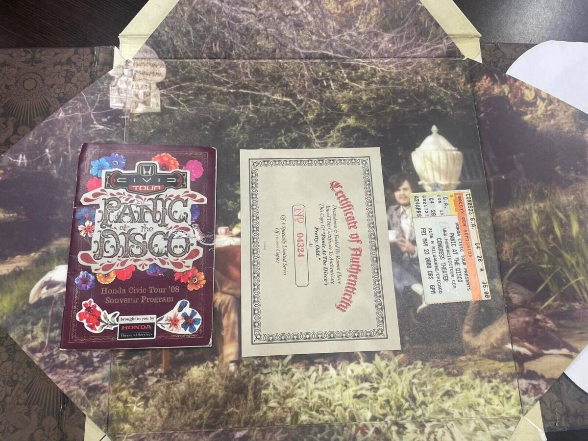 Panic At The Disco Pretty. Odd. Box Set, Limited Edition VINYL/DVD WITH EXTRAS 海外 即決_Panic At The Disco 2