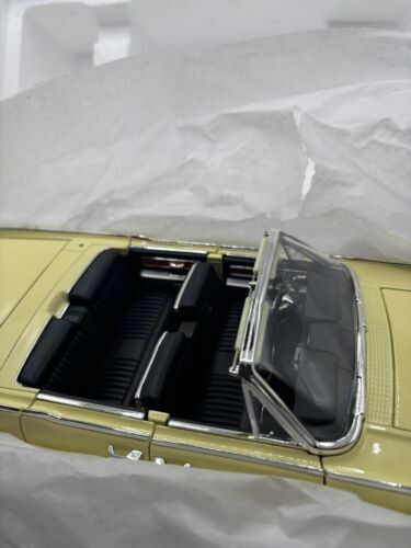 Signature Series 1961 Lincoln Continental Limousine 1:18 Scale Lucky Diecast Car 海外 即決_Signature Series 1 6