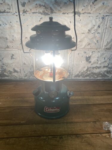 Coleman 220K Lantern Double Mantle Camping Vintage Tested Works Dated 10/80 海外 即決