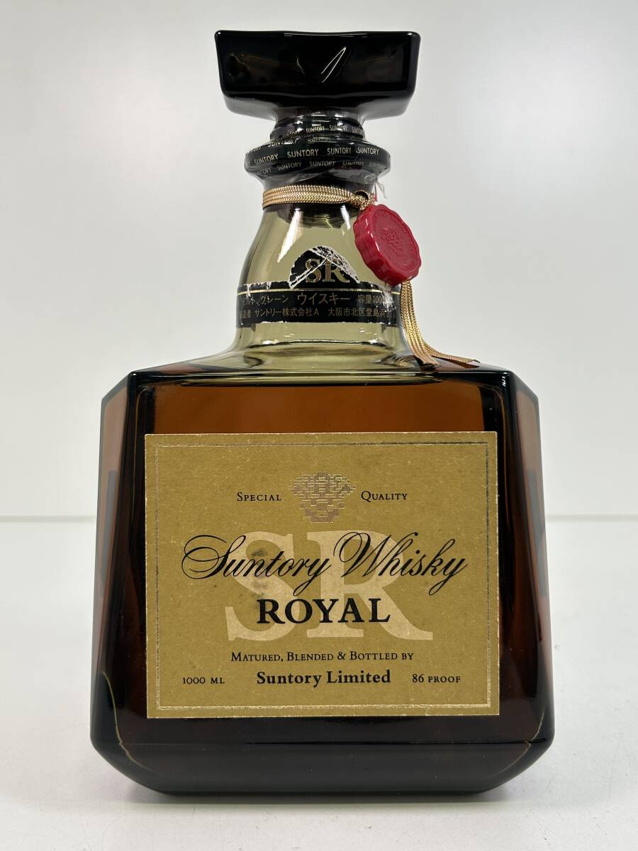 SM0604-209 3106【1円スタート】 サントリー　SUNTORY　ローヤル　ROYAL　ウイスキー　クイーンサイズ　1000ml　43％　未開栓　古酒_画像1