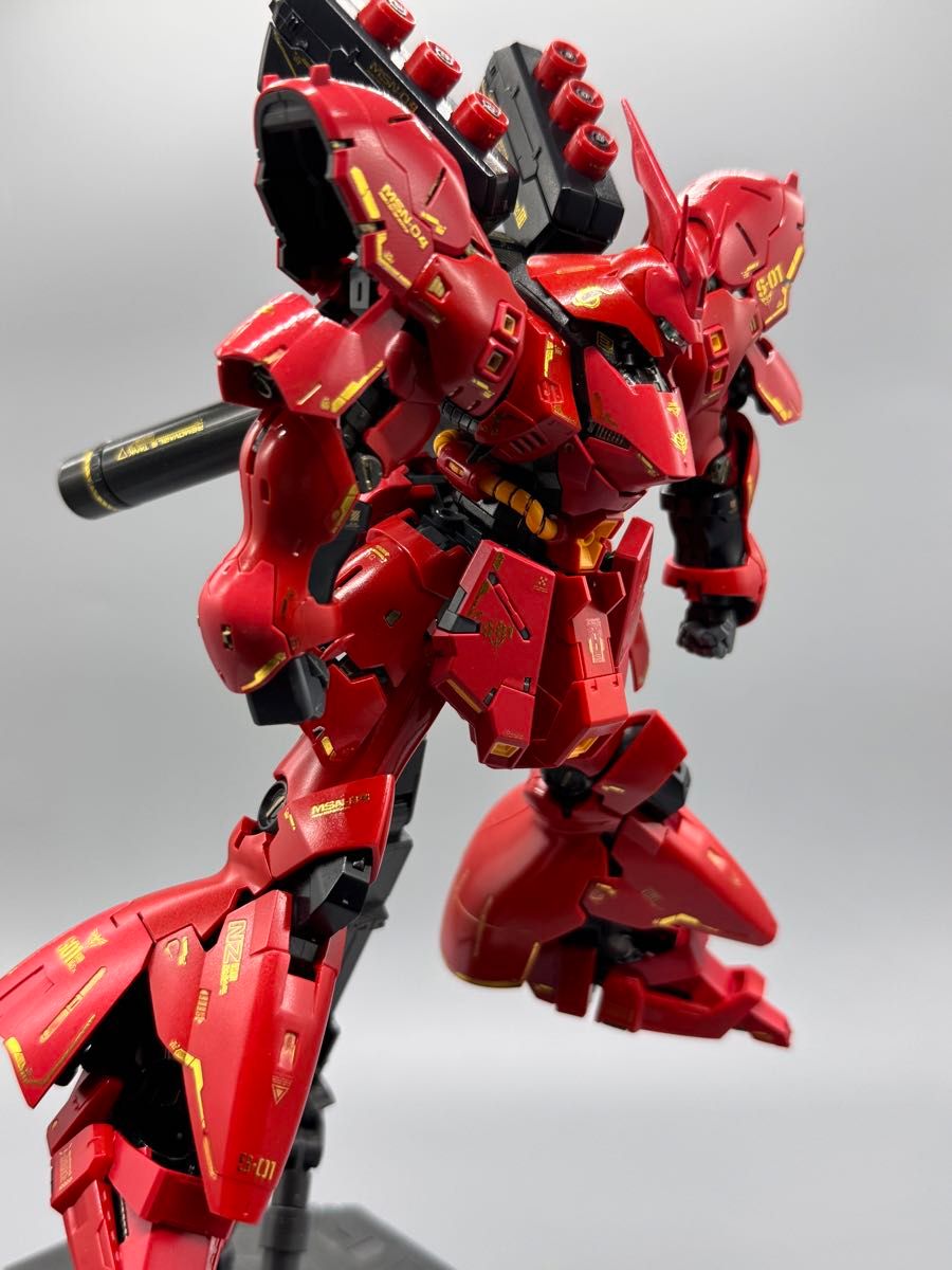ガンプラ完成品 サザビー (1/144スケール リアルグレード(RG ガンプラ完成品 サザビー (1/144スケール リアルグレード(RG