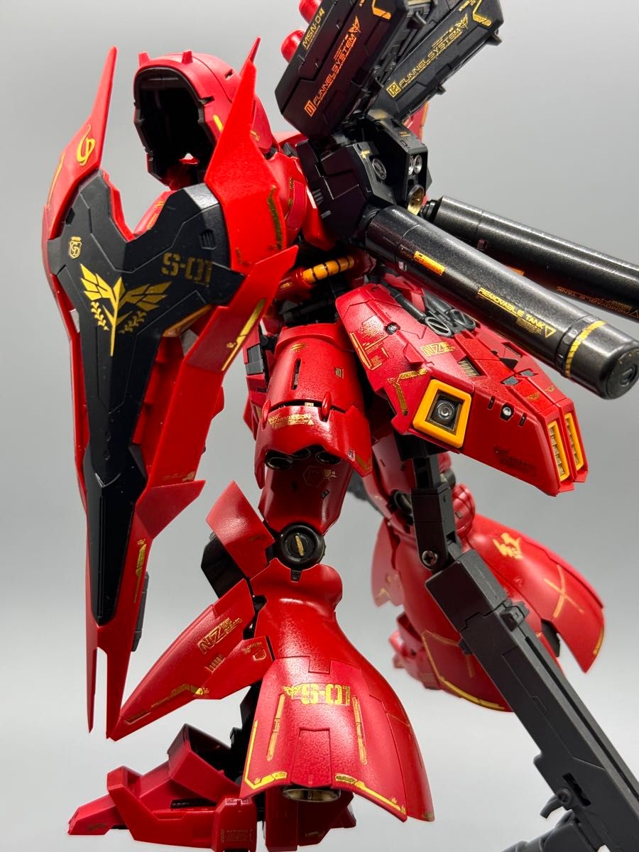 ガンプラ完成品 サザビー (1/144スケール リアルグレード(RG ガンプラ完成品 サザビー (1/144スケール リアルグレード(RG