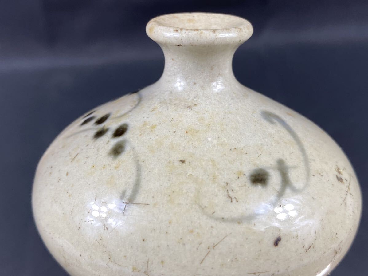 [ luck warehouse ] Joseon Dynasty early stage oil . old blue and white ceramics plum antique old . old fine art the first period Imari hour substitute article height 7cm