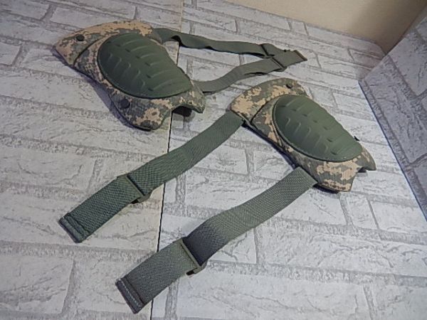 W58 新品！極上品！◆McGuire製 ニーパッド エルボーパッド セット ACUカラー◆米軍◆サバゲー！スキー！スノボー！バイク！_画像4