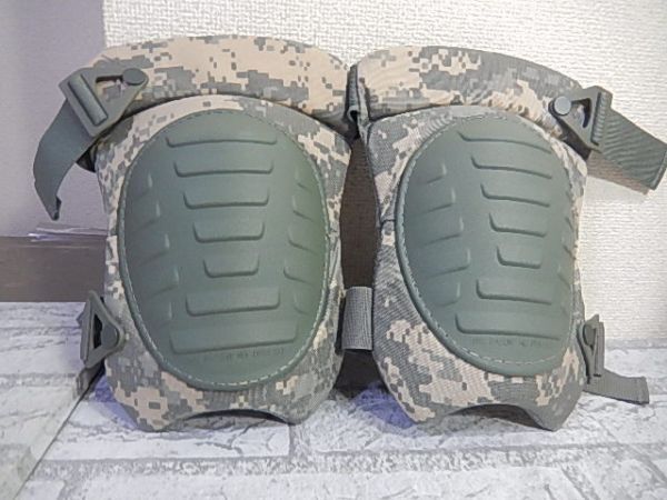 W58 新品！極上品！◆McGuire製 ニーパッド エルボーパッド セット ACUカラー◆米軍◆サバゲー！スキー！スノボー！バイク！_画像2