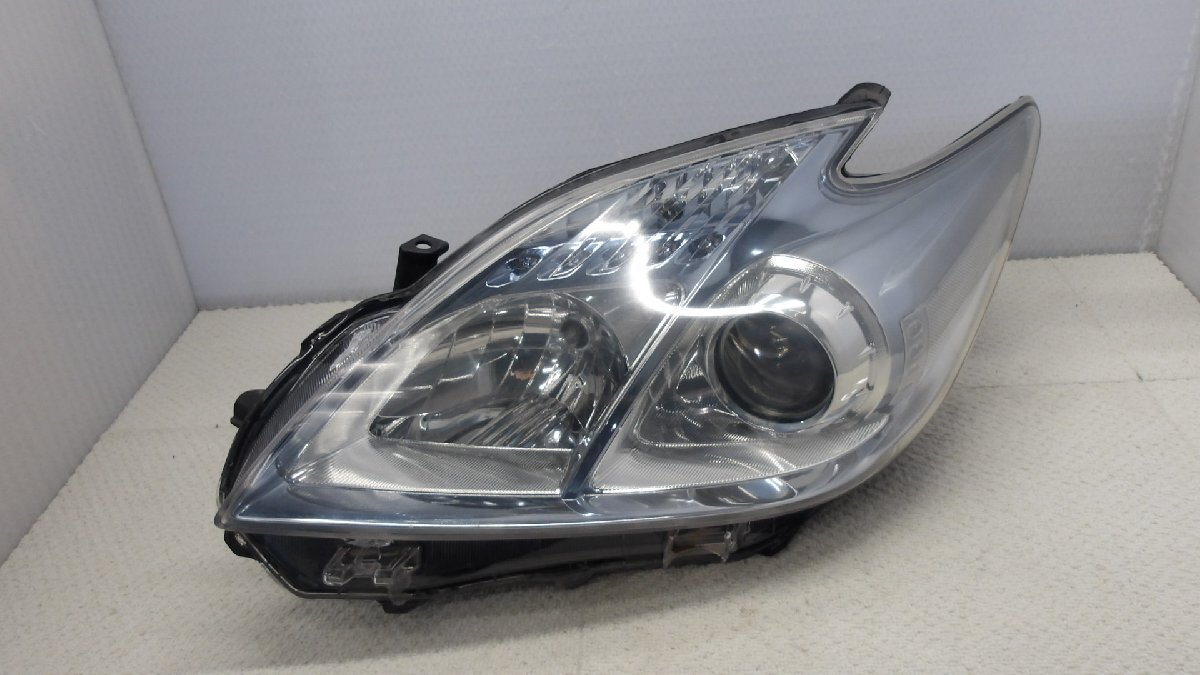 中古 トヨタ プリウス ZVW30 前期 純正 ハロゲン ヘッドランプ ヘッドライト 左右セット KOITO 47-29 (棚3120-209)_画像4