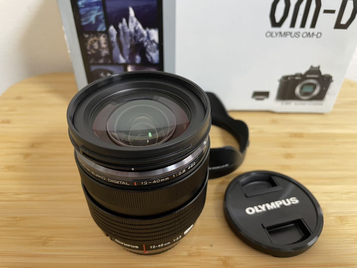 OLYMPUS OM-D E-M5 ボディブラック M.ZUIKO DIGITAL ED 12-40mm F2.8 PRO パワーバッテリーホルダー OM-D用 HLD-6カメラ オリンパス の画像6