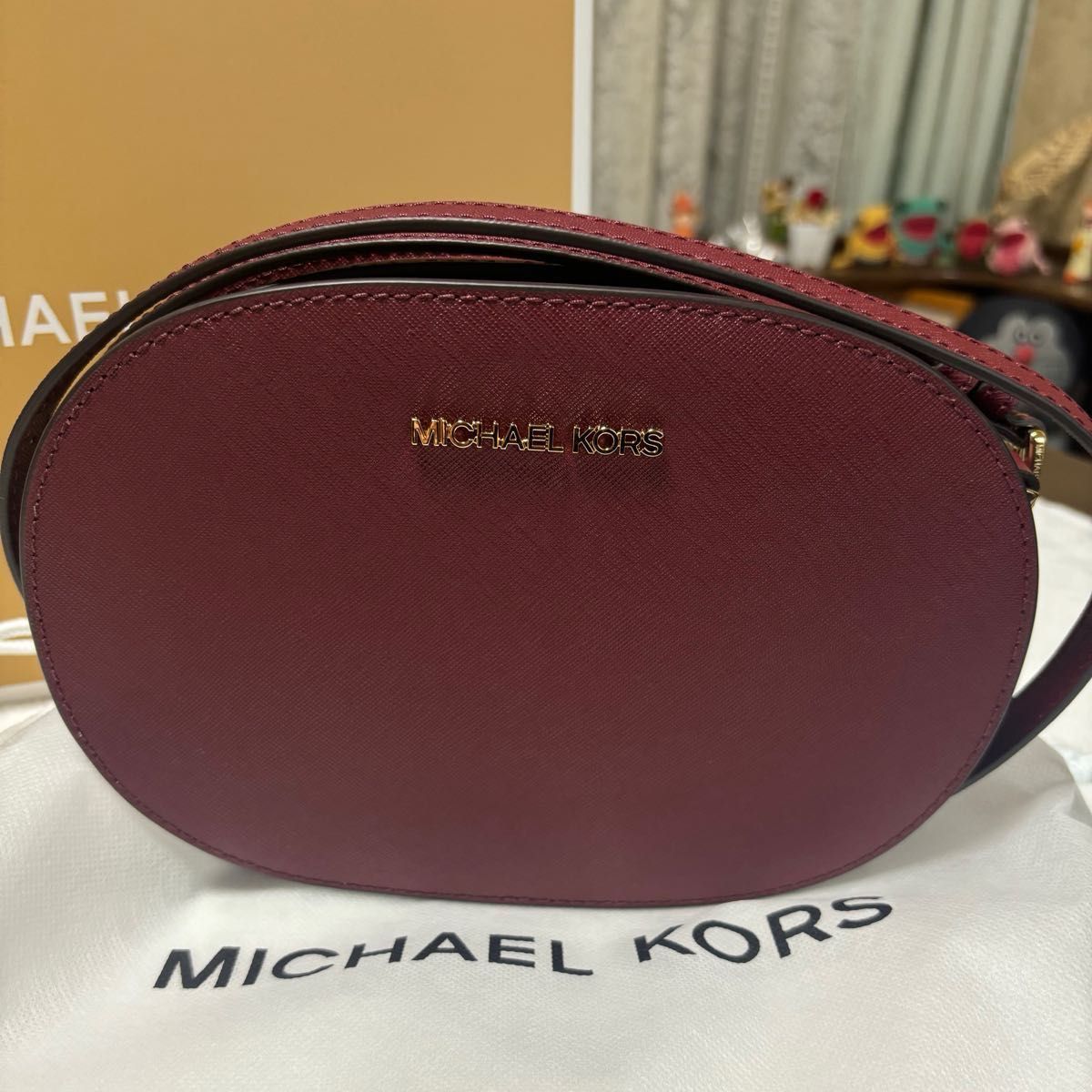 MICHAEL KORS マイケルコース　JET SET TRAVEL オーバル クロスボディ ミディアム