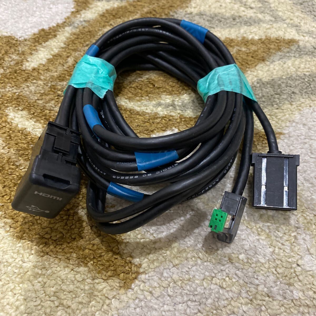 トヨタ 純正品 USB HDMI 入力端子 トヨタ 純正 ナビ ケーブルセット 086B0-00010 20 30 ②の画像1