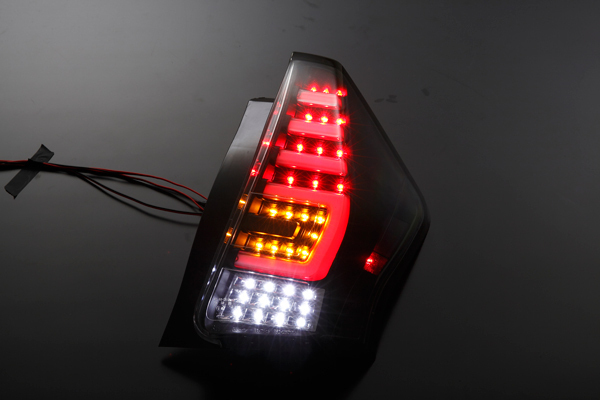 [流れるウィンカー] メビウス オールLEDテールランプ Ver.2 [レッドクリア] ZVW41N 前期/後期 3Dライトバー LED テール レンズ_画像6