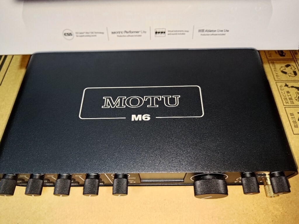 MOTU M6 定価75000円 高音質 高級機種 イヤホンジャック2個 オマケあり (検索 ゲーム 配信 ローランド Roland)の画像2