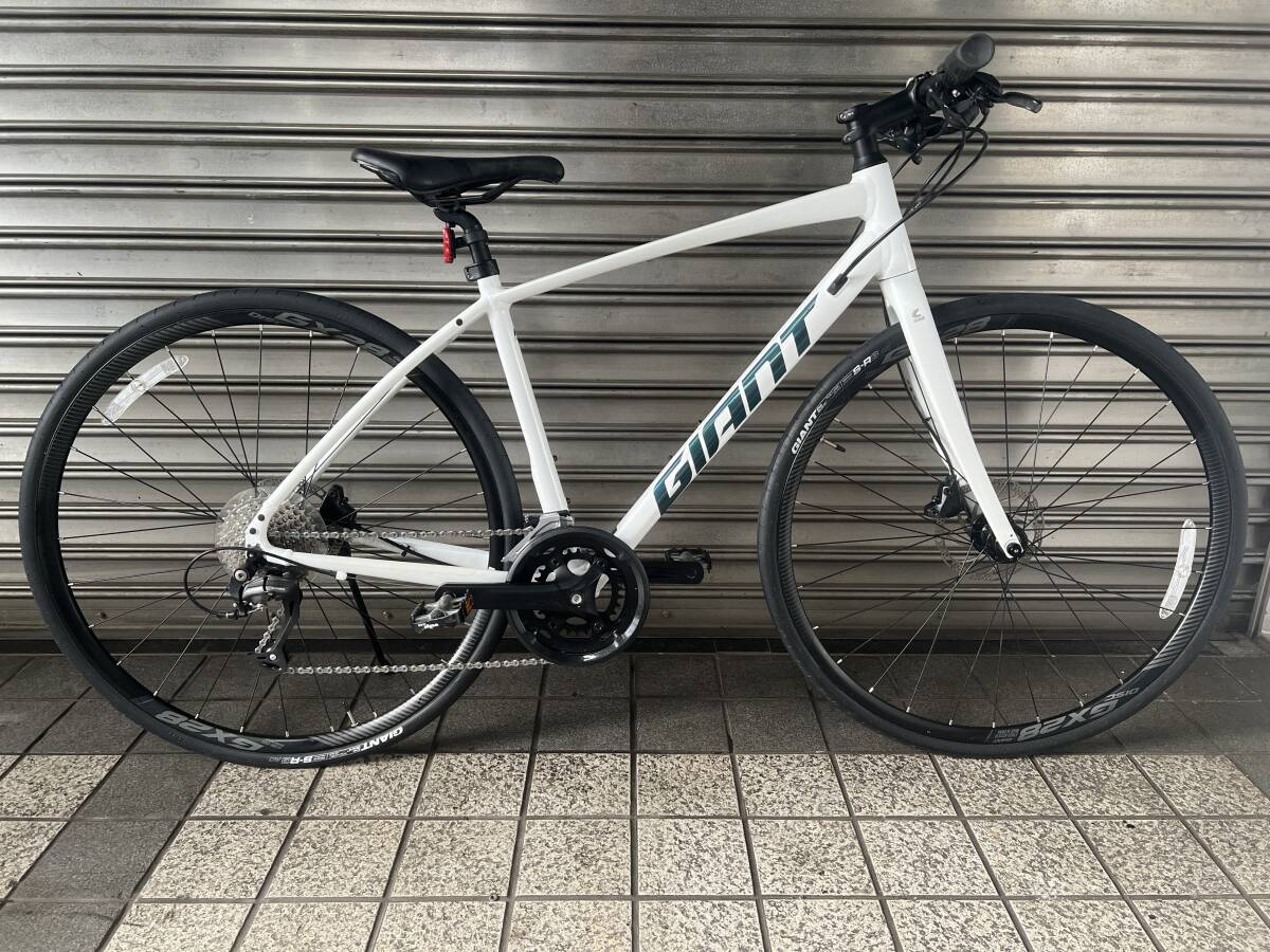 美品☆【GIANT】ESCAPE RX DISCクロスバイク18Speed　700x28C　Sサイズ　2021年式　ホワイト_画像4